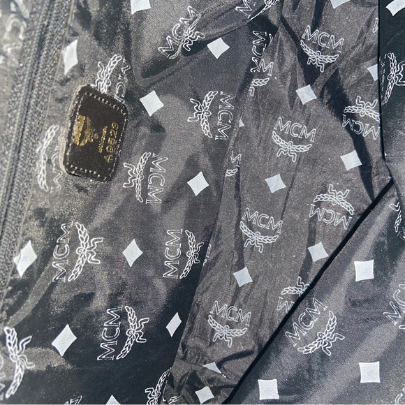 MCM drawstring bucket bag crossbody - Picture 5 of 8